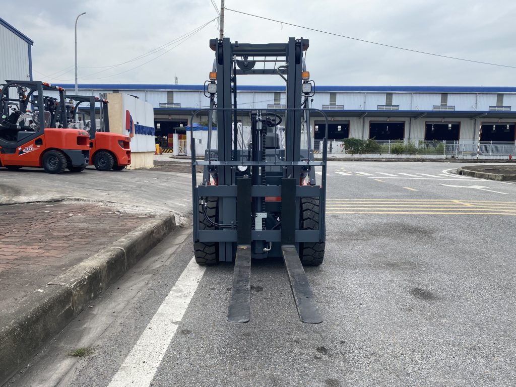 Khung xe nâng dầu 3 tấn