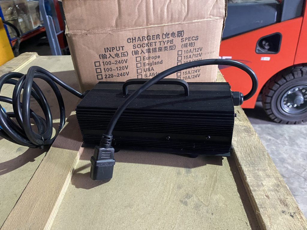 Sạc pin xe nâng tay điện