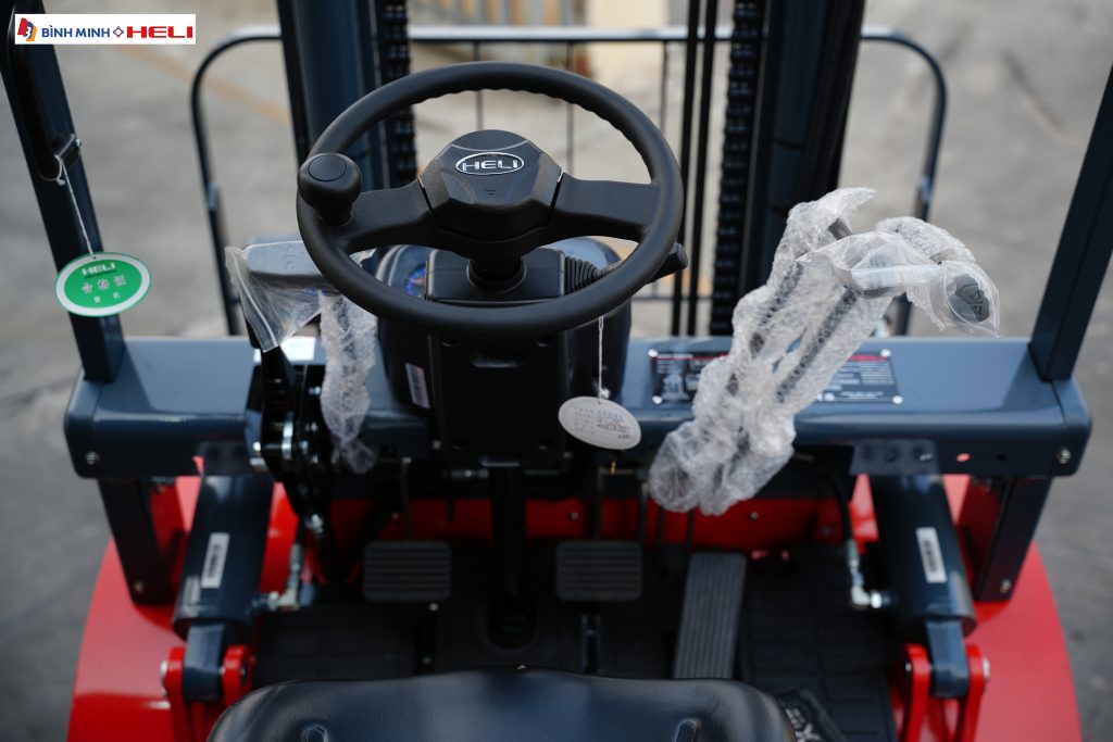 Khoang lái xe nâng dầu 3.5T K2