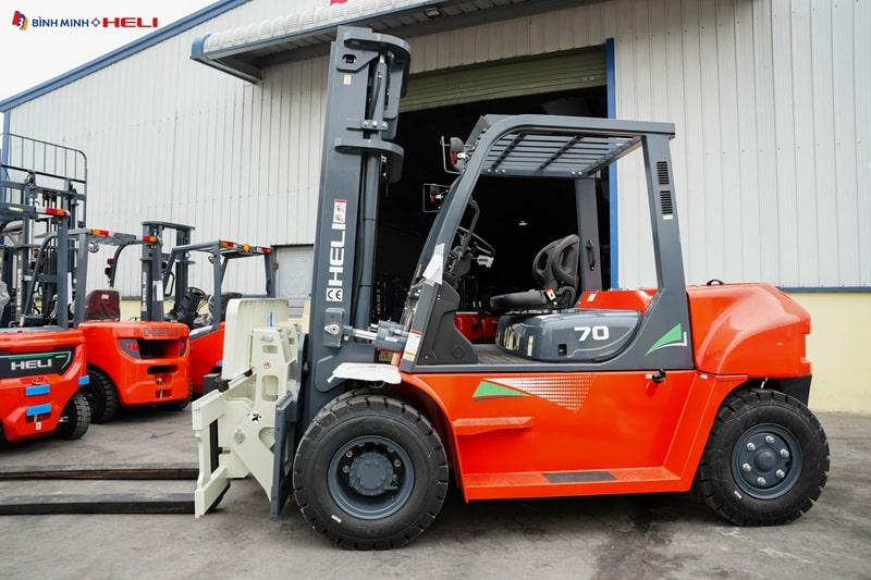 Xe nâng 7 tấn dầu gật gù